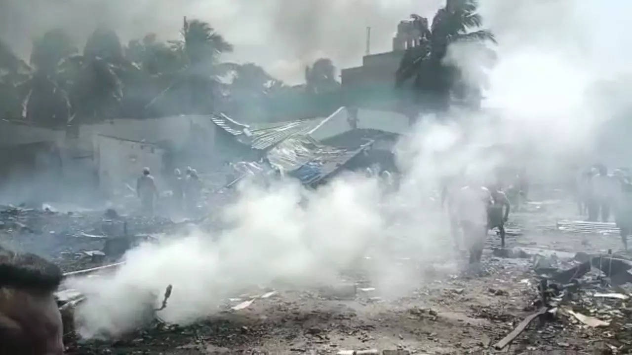 Around 10 am, a huge explosion occurred in the firecracker godown destroying over three houses adjacent to the godown. (Screengrab)