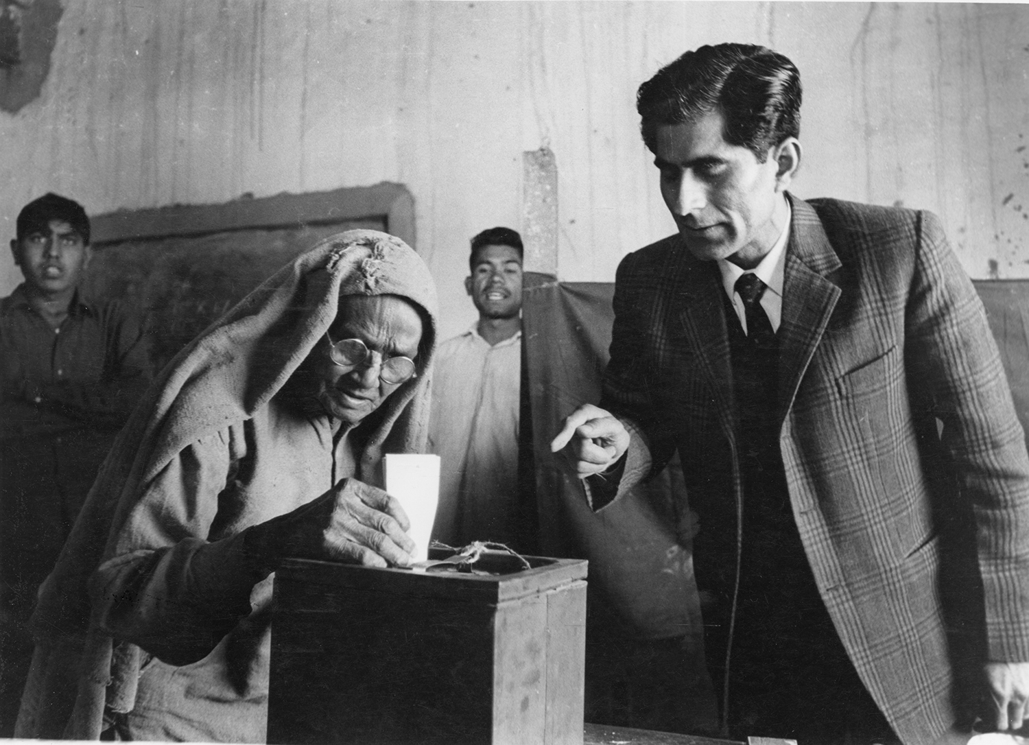 Polling Booth, Haryana TS Satyan, Indian, 1923-2009 1972 Haryana, India Silver gelatin print PHY.07855 Gifted by the TS Satyan Family Trust. (Museum of Art & Photography, Bengaluru)