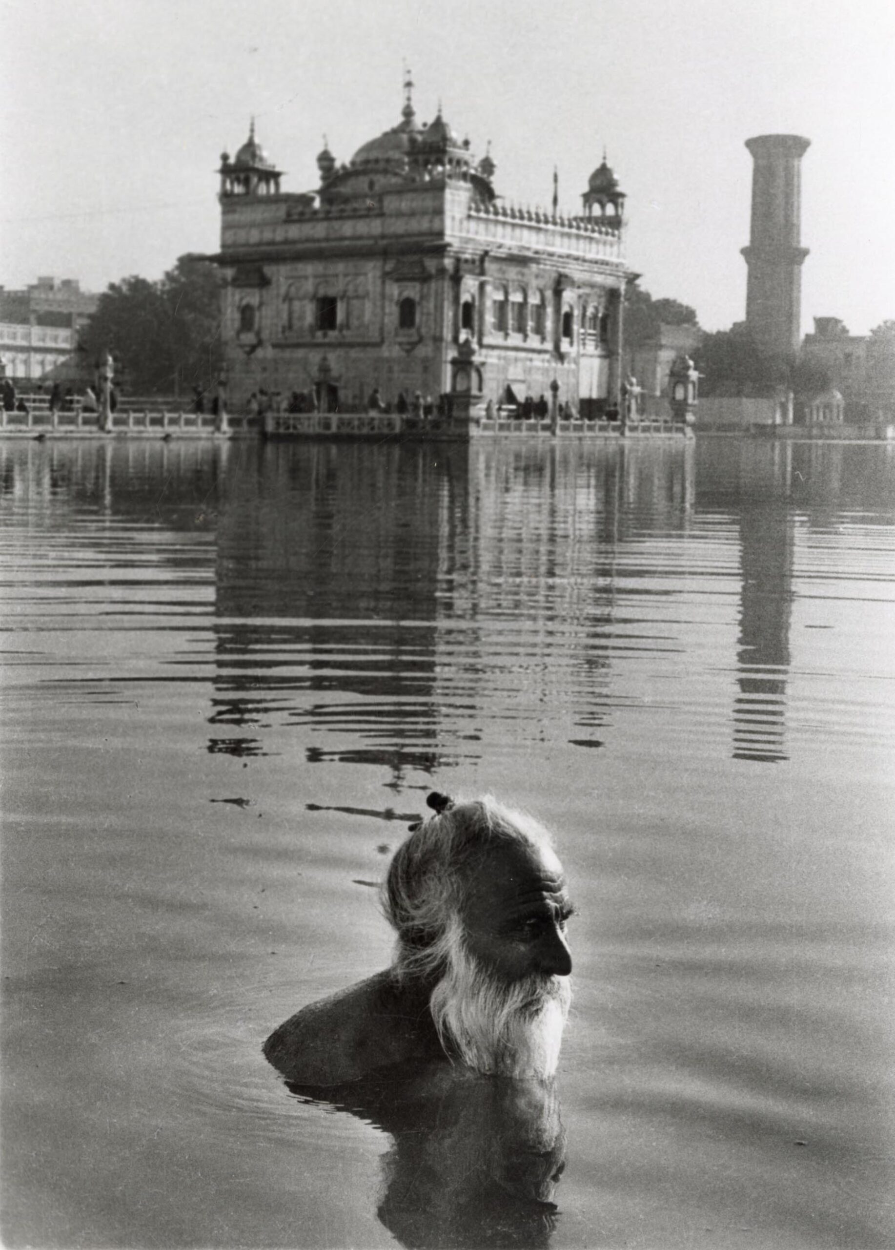 Golden Temple Amritsar, Punjab 1976 Silver gelatin print PHY.15415 Gifted by the T. S. Satyan Family Trust.