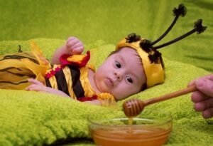 feeding honey to baby is not safe