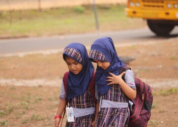 Schoolchildren with hijab Lakshadweep