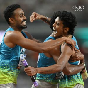 Rajesh Ramesh (right most) celebrating with his teammates after the WC heats. (X)