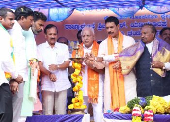BJP Parliamentary Board member and former chief minister BS Yediyurappa launched the state tour Janandholana Yatra in Kolar on 17 September. (Supplied)