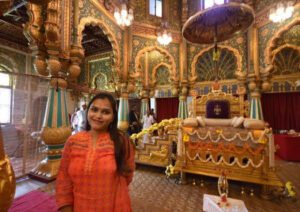 Akshata J vouches to get a glimpse of the Durbar Hall inside the palace. 