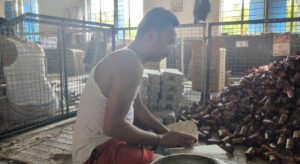 A man packing the beedis in the Dubbak constituency. 