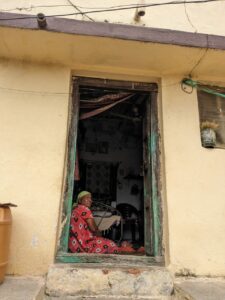 Women making garlands in Ibrahimpatnam Deepika Pasham/ South First