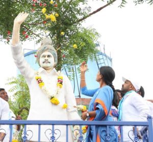 YS Sharmila at her Fathers statue in Khammam district (Supplied: YS Sharmila Twitter)