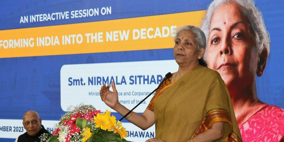 Nirmala Sitharaman adressing the students