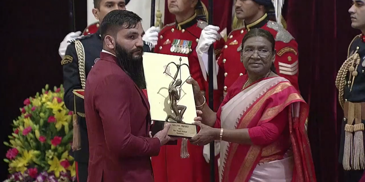 Wrestler Sushil Kumar received the Arjuna Award from President Droupadi Murmu. (Screengrab)
