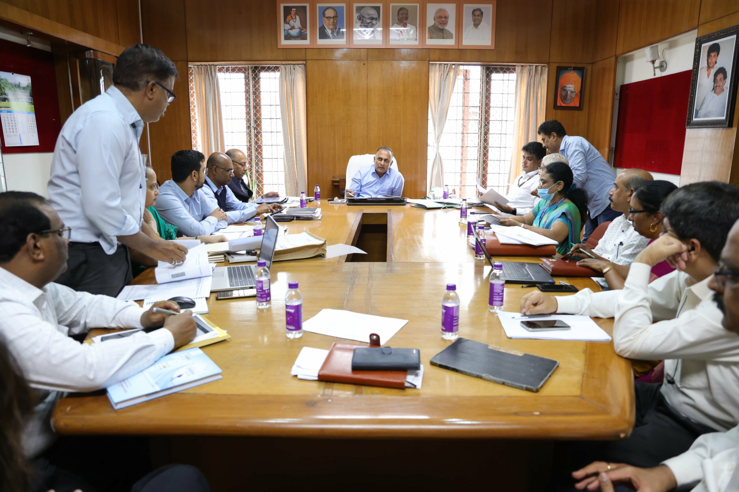 Karnataka Health Minister Dinesh Gundu Rao with health officials. (X)