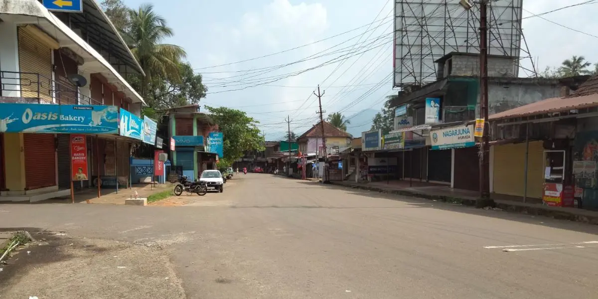 Closed shops and deserted roads are likely to welcome Governor Khan in Idukki on Tuesday. (File photo/Supplied)