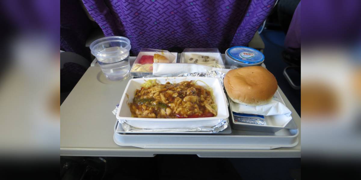 In a meeting on 16 January, FSSAI engaged with prominent flight caterers and airlines to assess and improve the current food safety protocols. (Supplied)