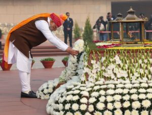 PM Modi paying respects to the martyrs