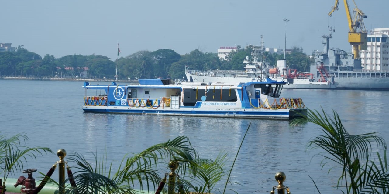 Hydrogen ferry in Kochi (X)