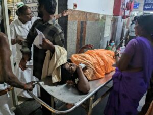 A 40-year-old woman, Kakarla Kamakshi, who just arrived at the hospital and is waiting for admission to a bed.
