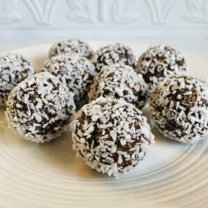 Coconut date balls. (A Sweet Alternative)