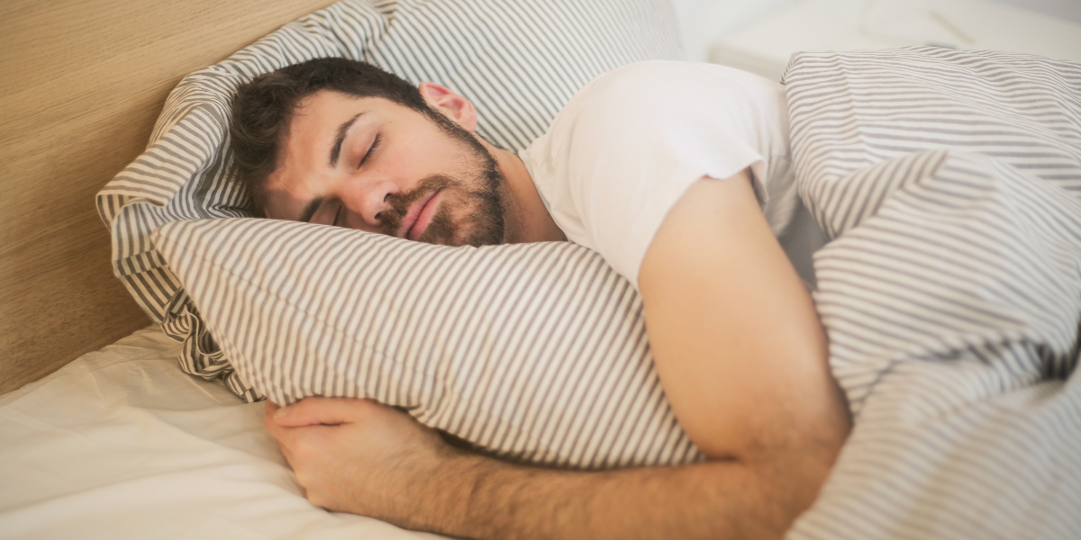 Is sleeping after a meal healthy? (iStock)