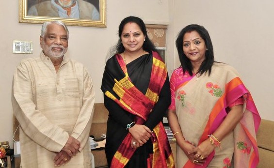 Keshava Rao, his Mayor-daughter Vijayalakshmi meet Deepa Dasmunsi of Congress; set off exit rumours