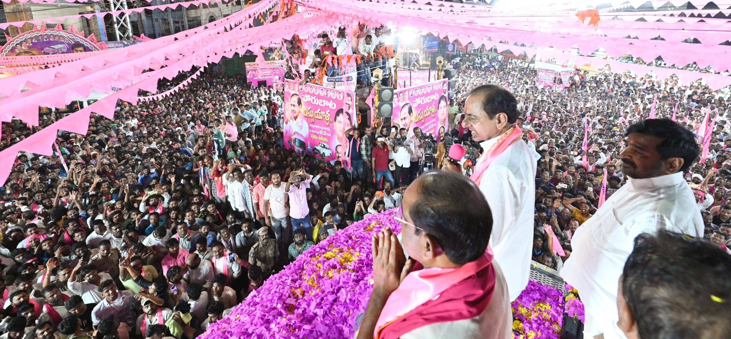 BRS chief K Chandshekar Rao addressing an election campaign rally at Miryalaguda on Wednesday. (X)