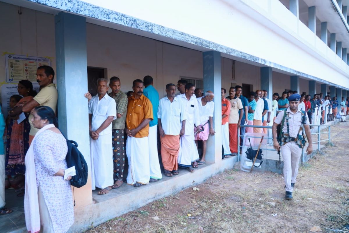 Long queue at a polling booth in Kerala
