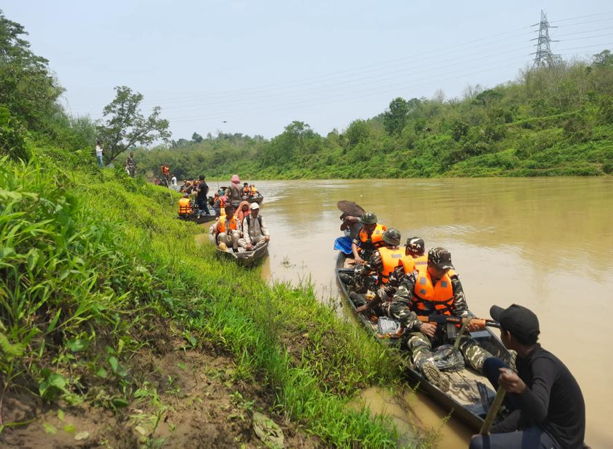 All arrangements were made in advance for the second phase of the Lok Sabha polls. Pictured, a polling party travelling 2-3 hours by boat to reach a polling station at Jiribam district of Manipur on Thursday.