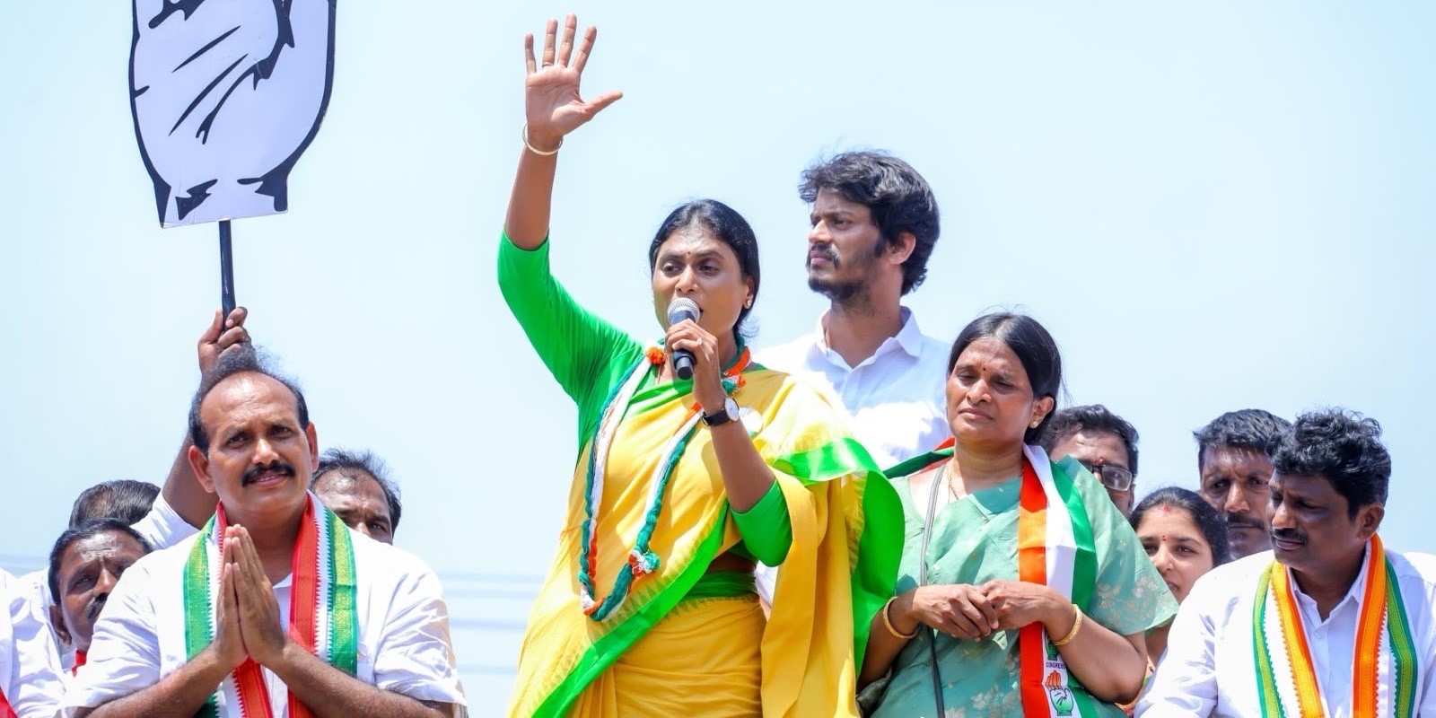 YSR’s recorded voice stars in daughter Sharmila’s Kadapa campaign