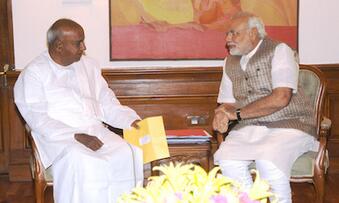 Prime Minister Narendra Modi and HD Deve Gowda of JD(S). (X)