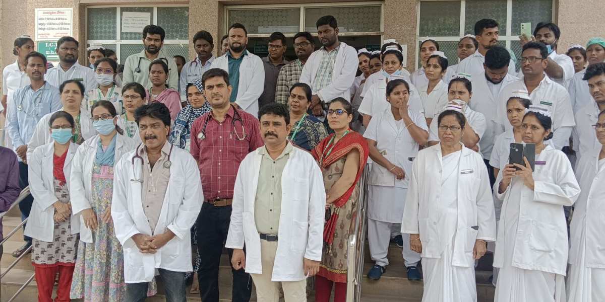 Doctors in Telangana protests suspension of Korutla Area Hospital doctor Shravan Kumar.