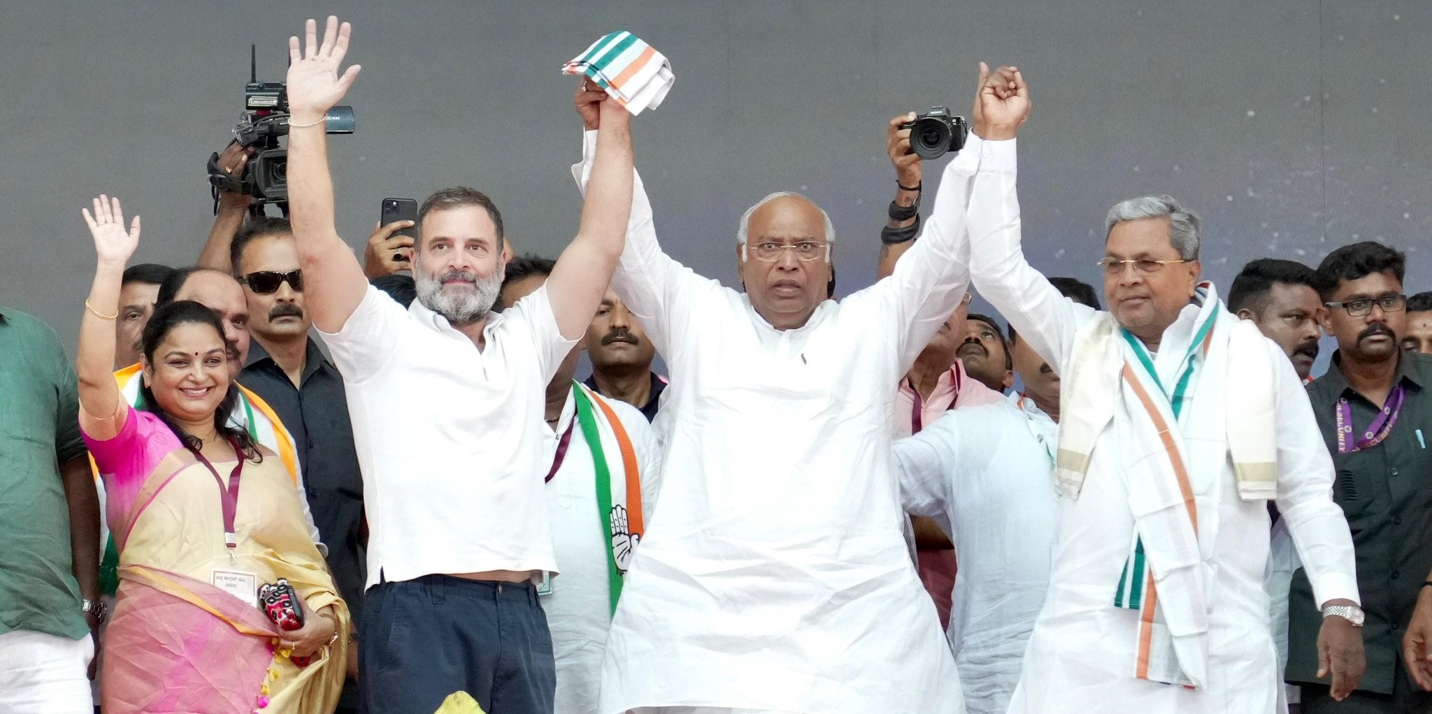 Rahul Gandhi with Mallikarjun Kharge and Siddaramaiah. (X)